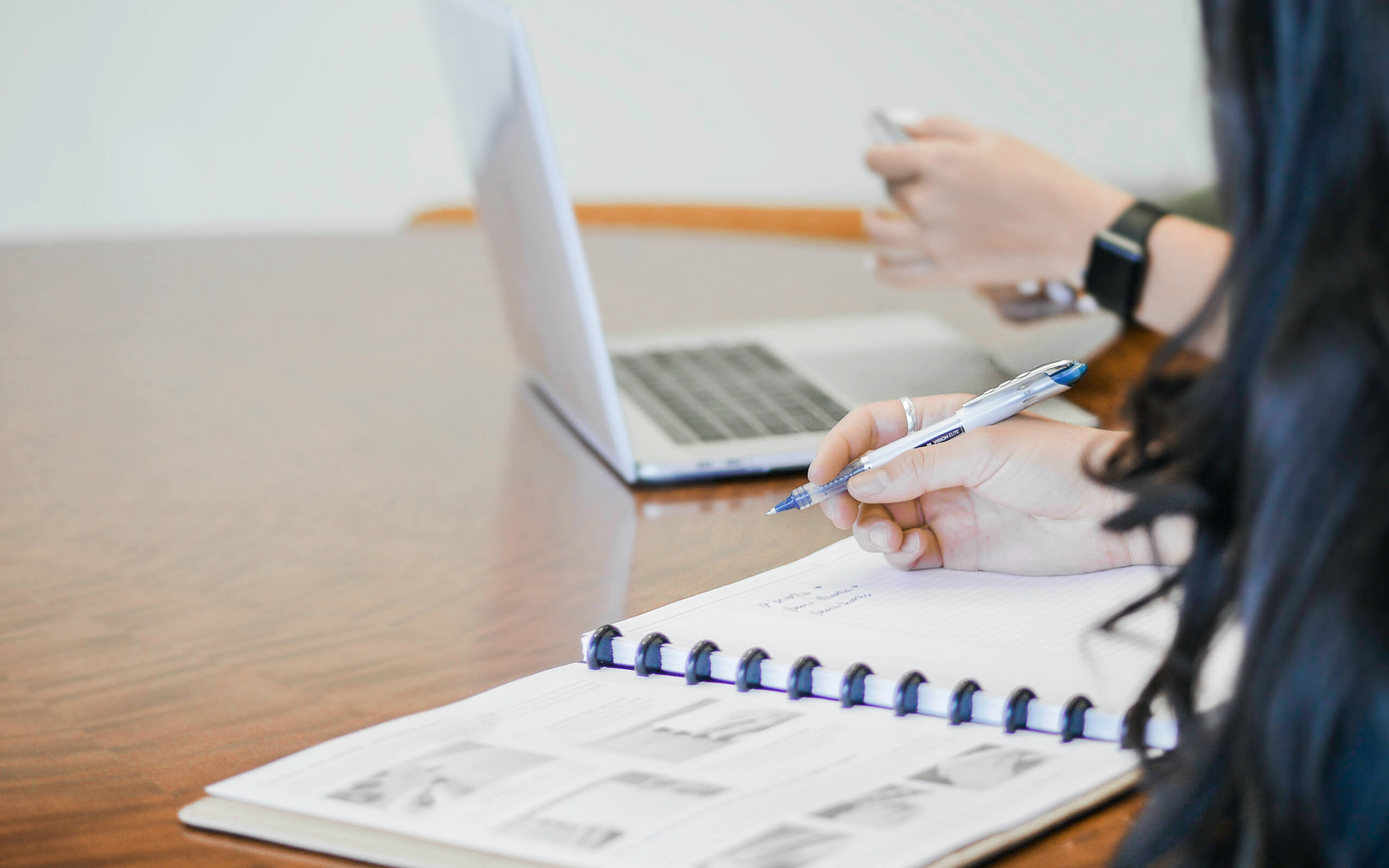10 Easy Ways to Improve Your CX Strategy in 2025