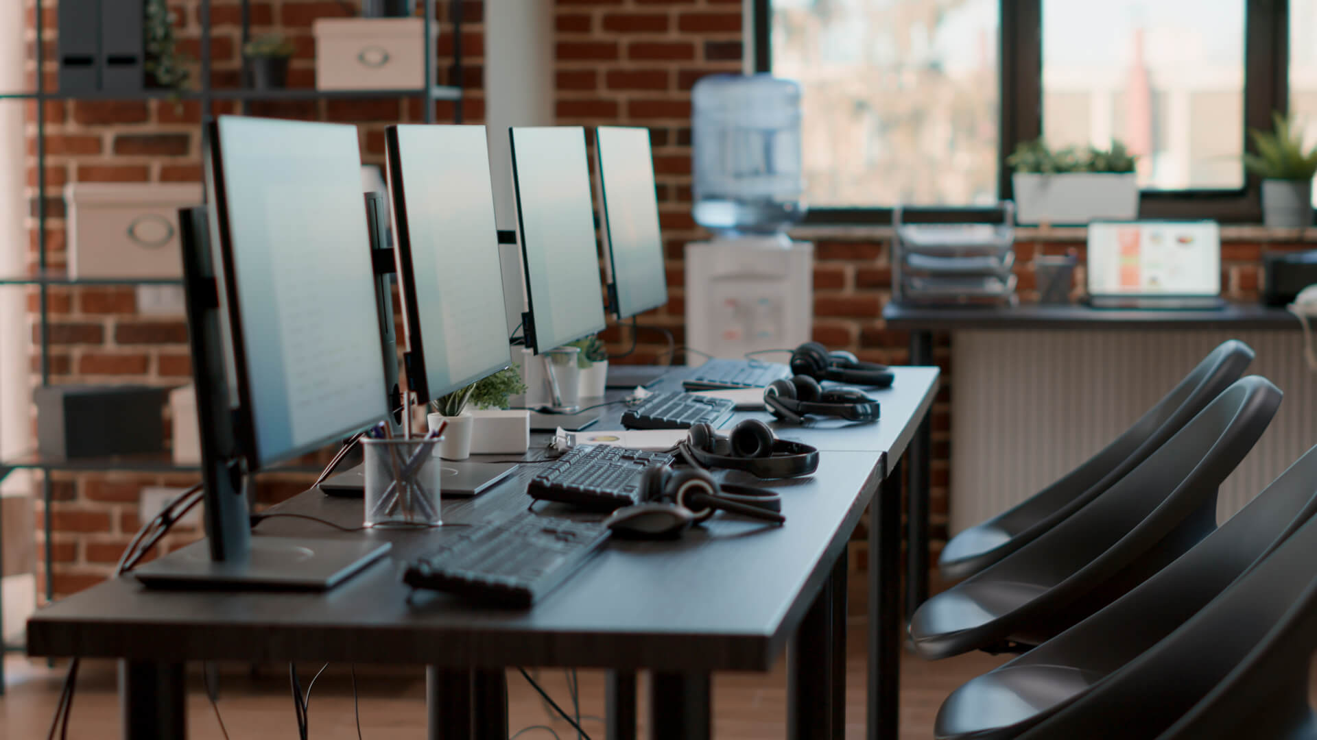 Contact Center KPIs: How to Measure Efficiency: №1