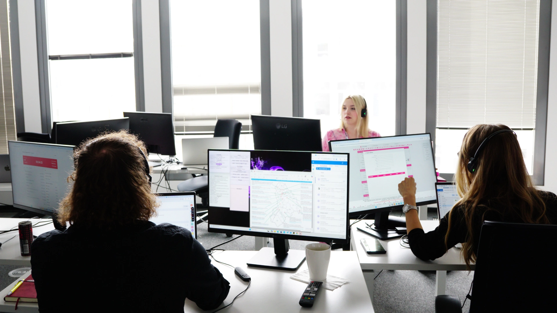 Call center outsourcing: №17 | Simply Contact Call center outsourcing: №17