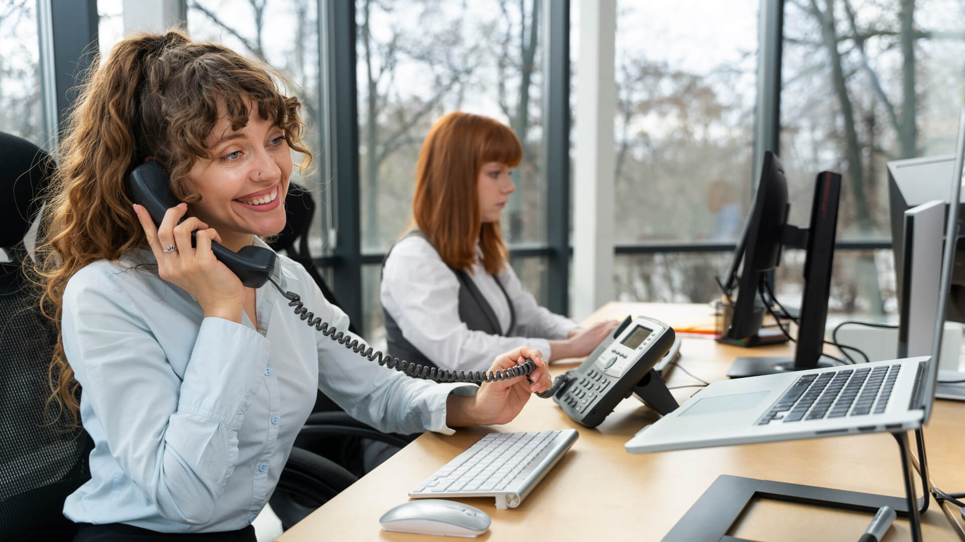 Omnichannel vs Multichannel Contact Center: What’s the Difference?